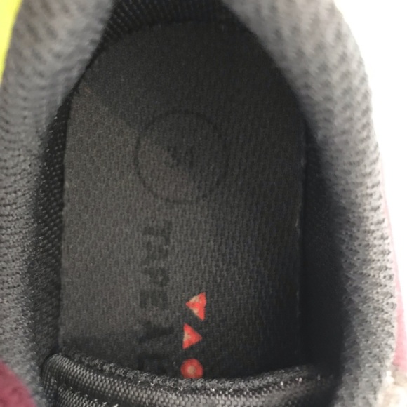 Boys French size 31 sneakers  worn twice - Picture 6 of 6